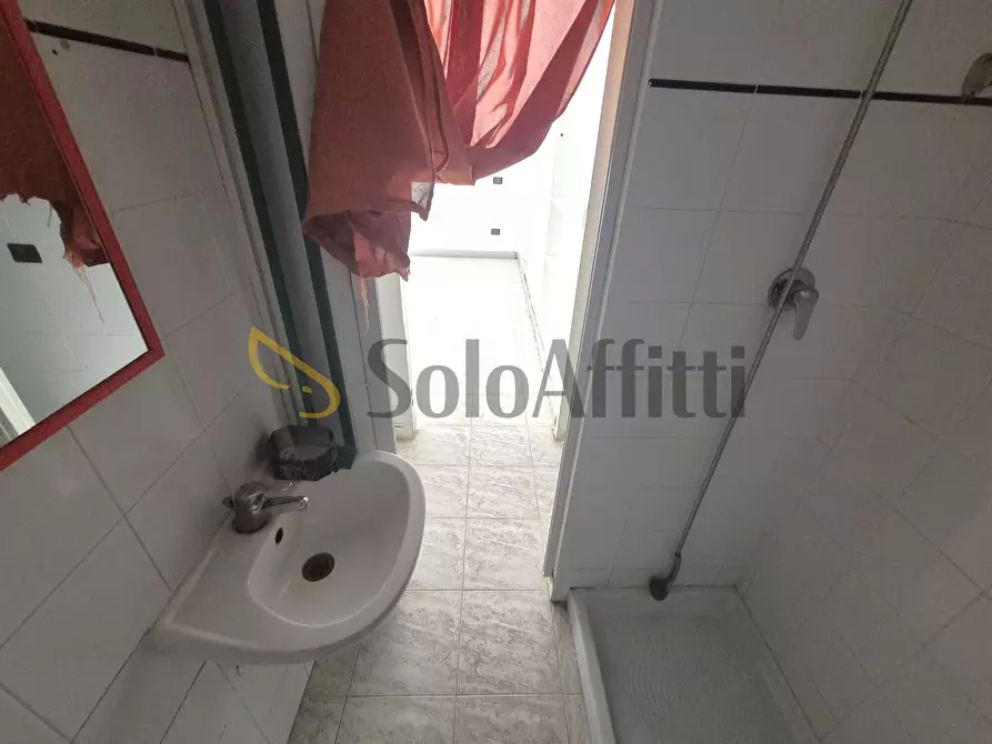 Immagine 7 di Locale commerciale in affitto  in Via Torrazzo 134 a Catanzaro