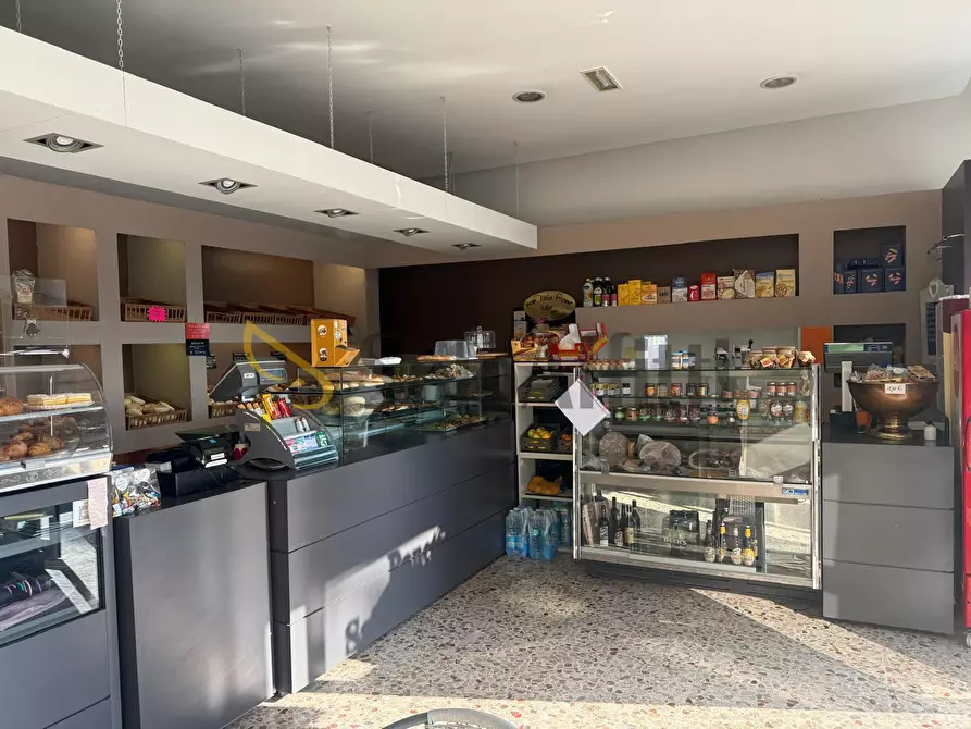Immagine 1 di Bar / Ristorante in affitto  a Giussano