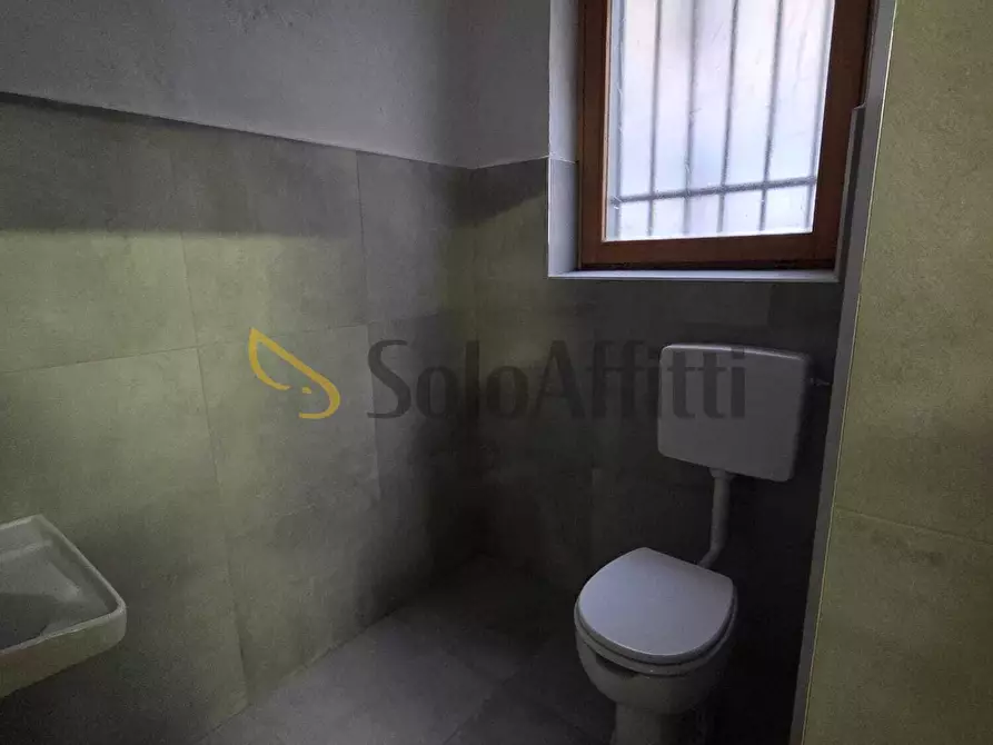 Immagine 2 di Capannone industriale in affitto  in Via Baltea a Torino