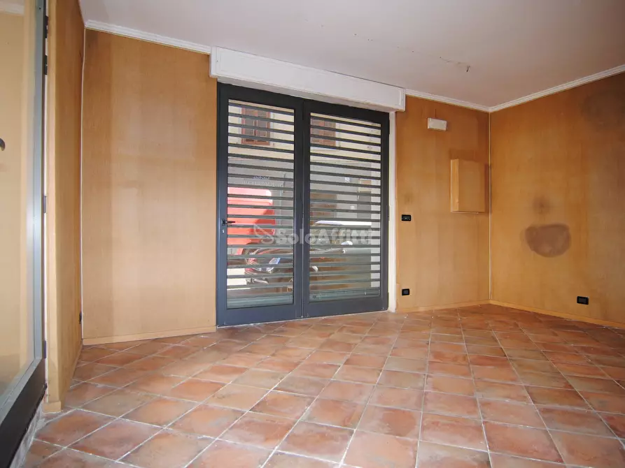 Immagine 3 di Locale commerciale in affitto  a Livorno