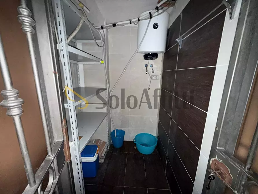 Immagine 14 di Locale commerciale in affitto  in Via San Carlo 126 a Caserta