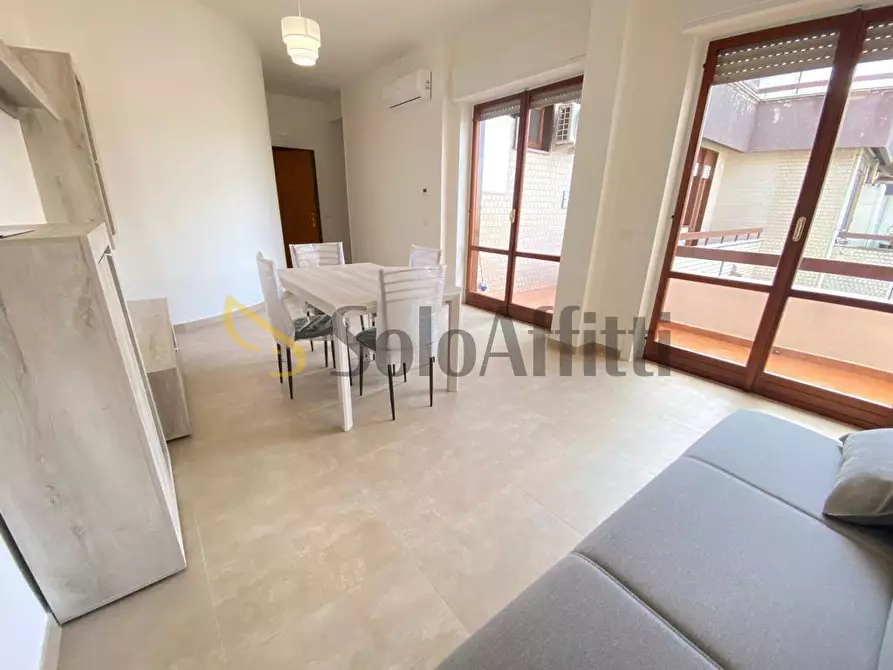 Immagine 2 di Trilocale in affitto  in Viale Abramo Lincoln 166 a Caserta
