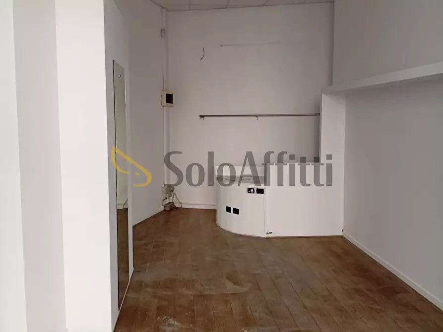 Immagine 4 di Locale commerciale in affitto  a Gallarate