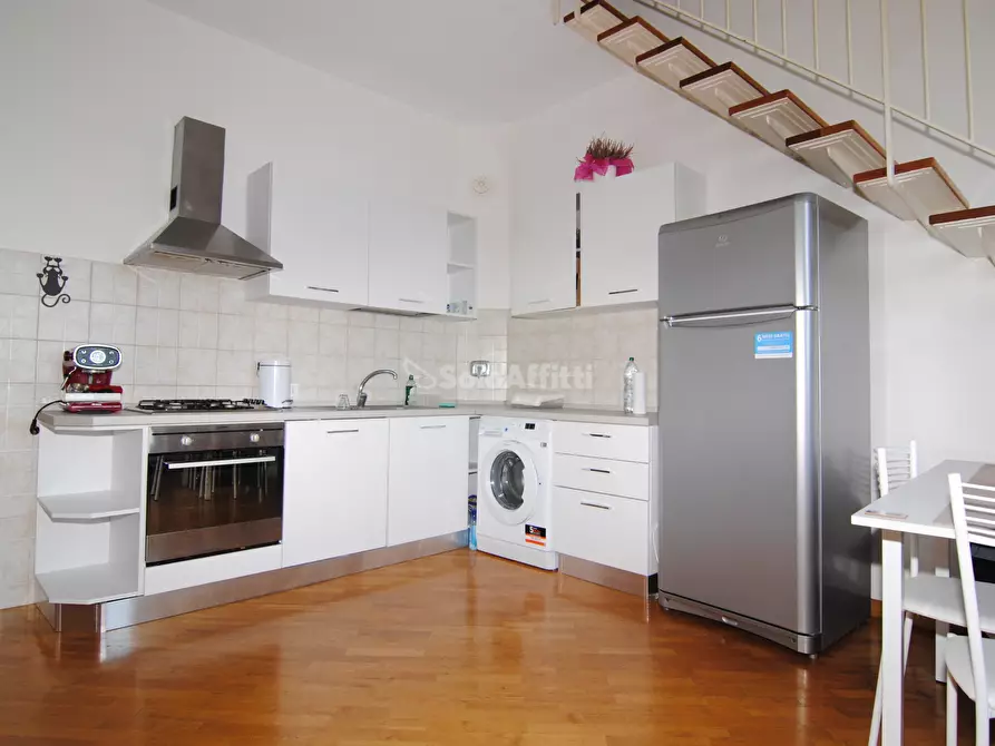 Immagine 11 di Trilocale in affitto  a Livorno