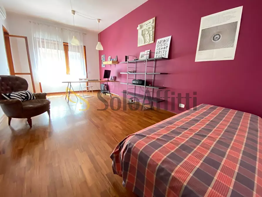 Immagine 1 di Stanza singola in affitto  in Via Ferrarecce 57 a Caserta