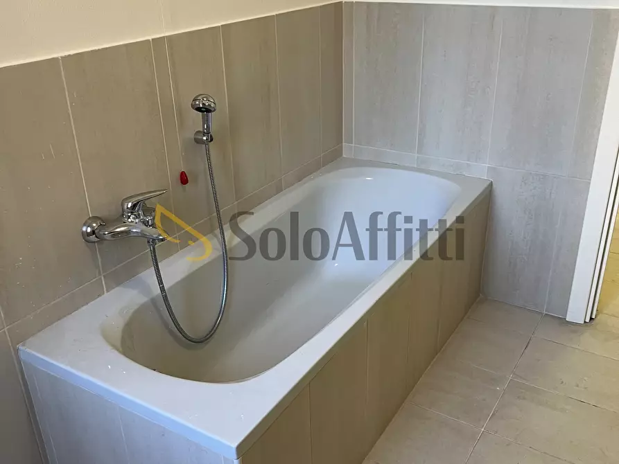 Immagine 19 di Trilocale in affitto  a Rovellasca