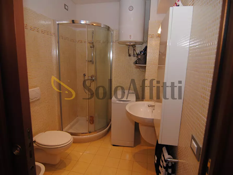 Immagine 6 di Bilocale in affitto  a Livorno