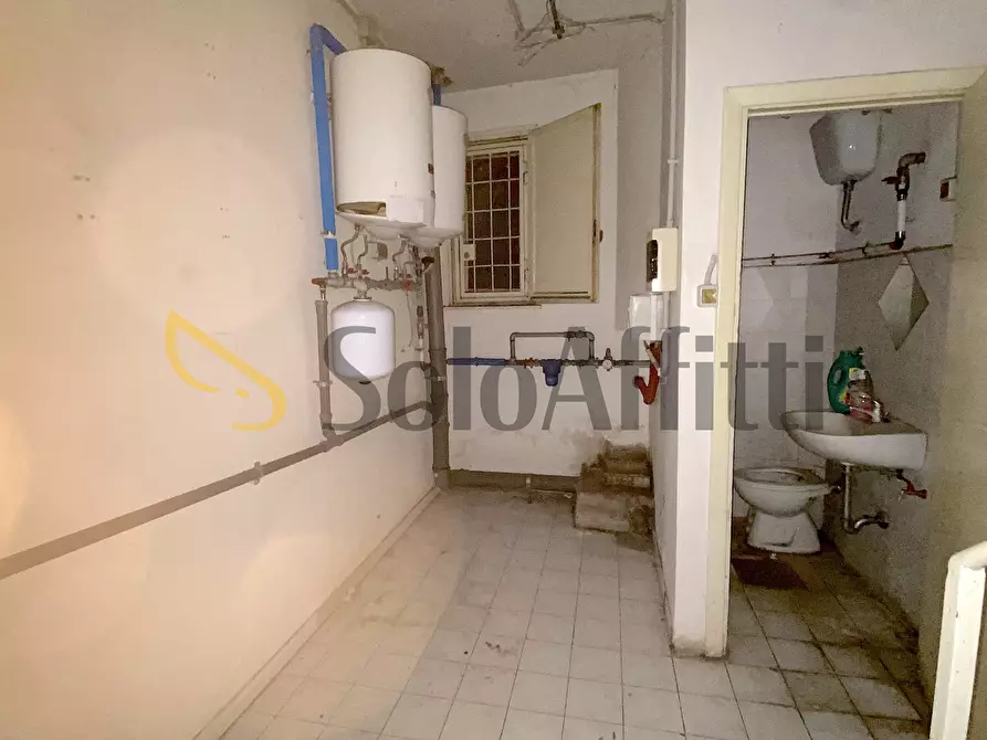 Immagine 13 di Locale commerciale in affitto  in Via Tigrè 71 a Roma