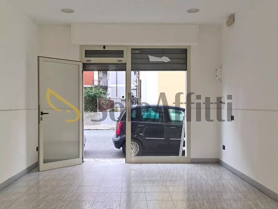 Immagine 9 di Locale commerciale in affitto  in Via Torrazzo 134 a Catanzaro