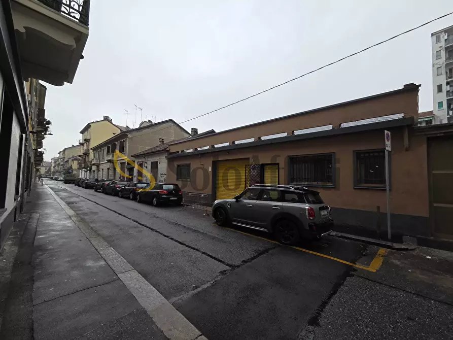 Immagine 2 di Capannone industriale in affitto  a Torino