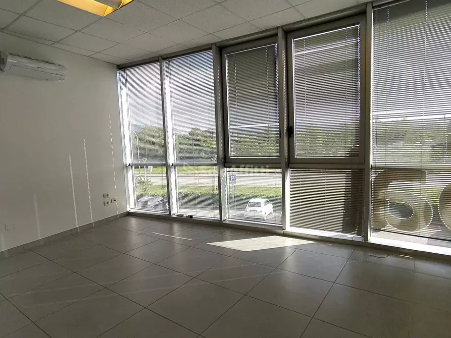 Immagine 15 di Ufficio in affitto  in Zona Fiori a Terni