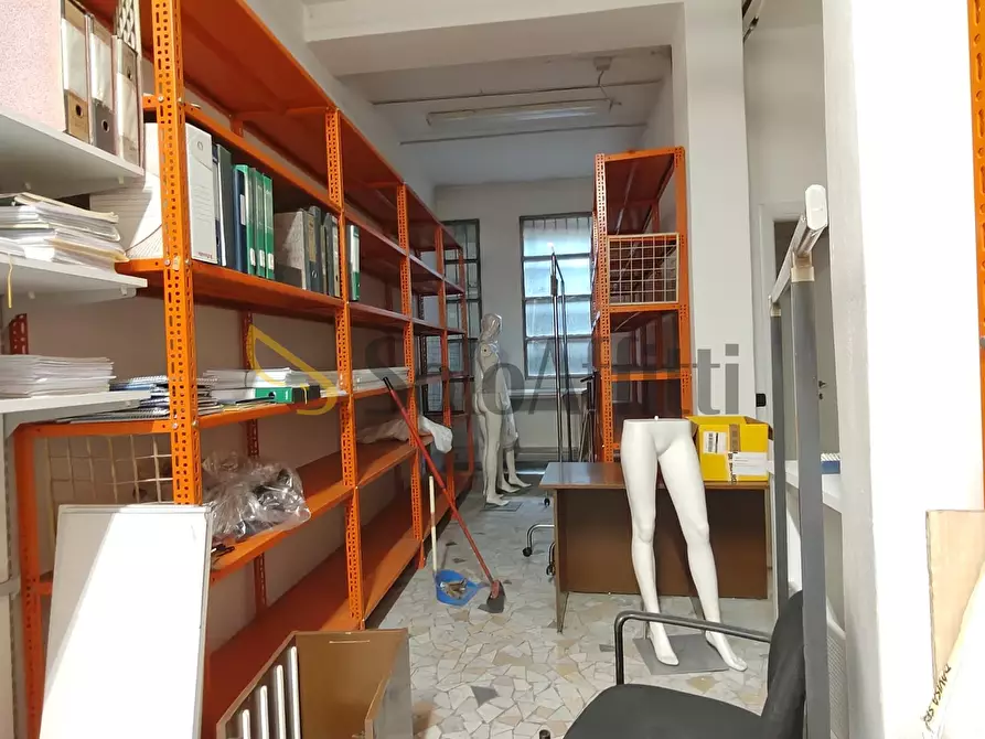 Immagine 8 di Locale commerciale in affitto  a Gallarate