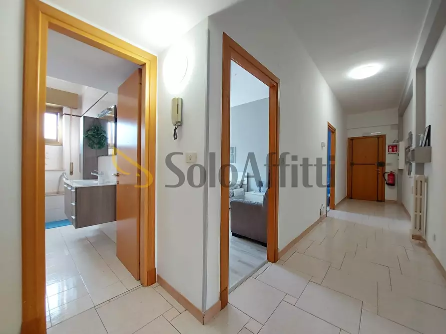 Immagine 15 di Trilocale in affitto  in Viale Vasco de Gama a Roma