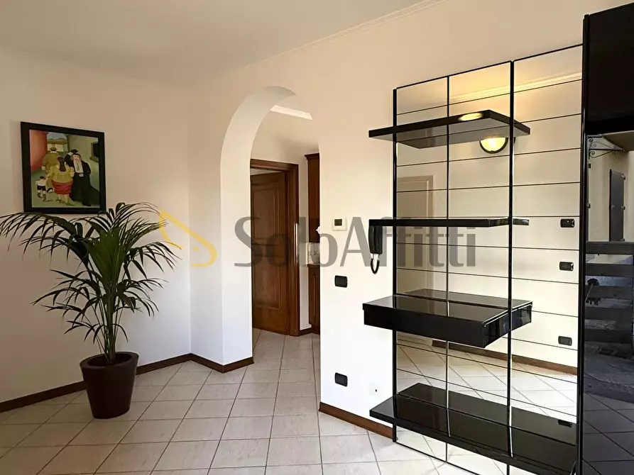 Immagine 3 di Bilocale in affitto  in Via Giuseppe Mazzini 20 a Montano Lucino