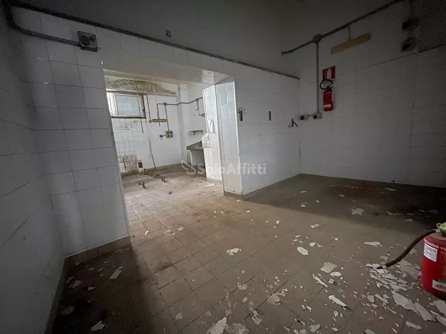 Immagine 20 di Locale commerciale in affitto  in Via A.S. Mazzocchi 2323 a Caserta