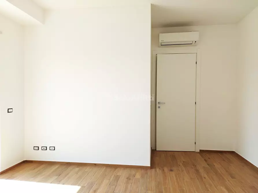 Immagine 25 di Trilocale in affitto  in Via del Castello a Roma