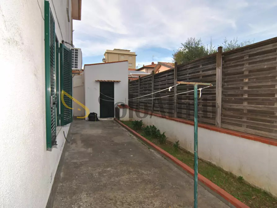 Immagine 1 di Trilocale in affitto  a Rosignano Marittimo