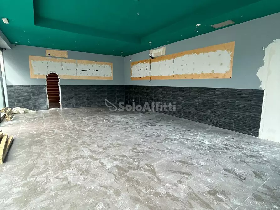 Immagine 9 di Locale commerciale in affitto  a Frosinone