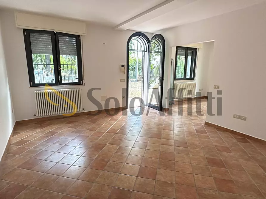 Immagine 1 di Villa in affitto  in Via Coriano 298 a Rimini