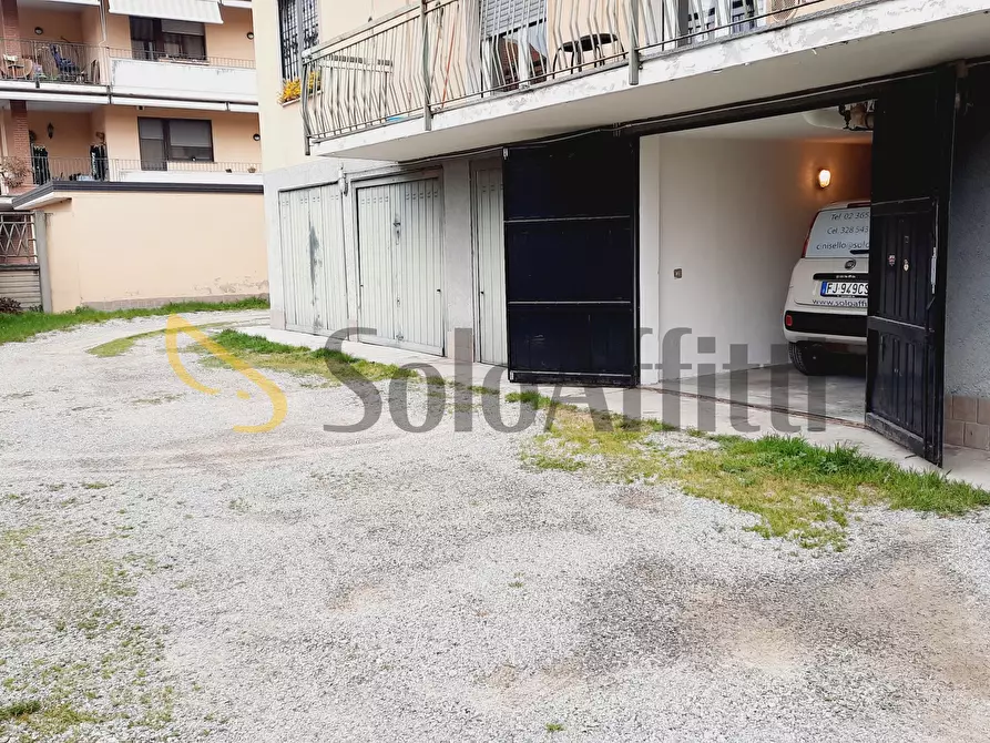Immagine 3 di Garage in affitto  in Via Monte Grappa 185 a Cinisello Balsamo