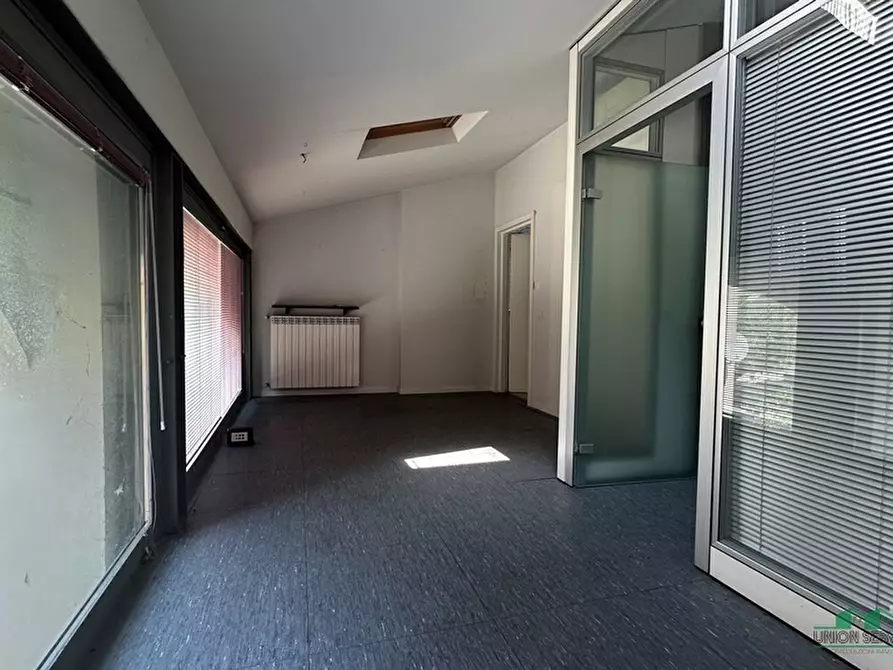 Immagine 10 di Ufficio in affitto  in Viale Libertà 5 a Collecchio