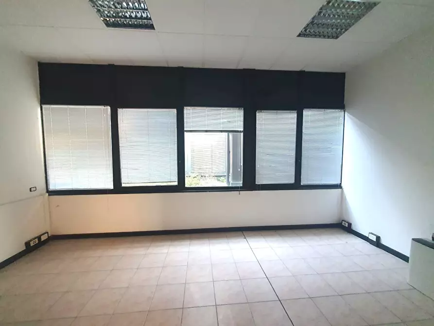 Immagine 12 di Ufficio in affitto  in Via Emilia Est 210 a Parma