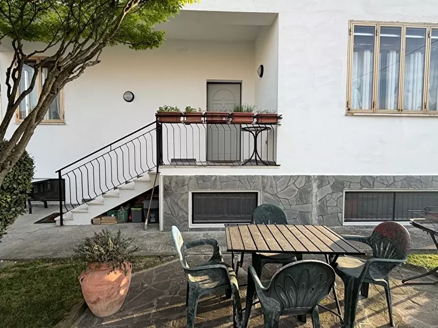 Immagine 1 di Casa trifamiliare in vendita  in Via Torino a Collecchio