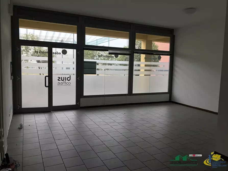 Immagine 2 di Locale commerciale in vendita  in via del giardinetto 6/d a Collecchio