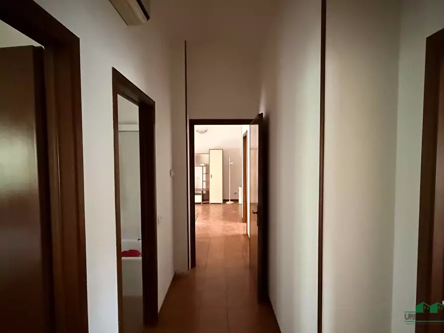 Immagine 10 di Trilocale in vendita  in Piazza Lelio Basso 11 a Parma