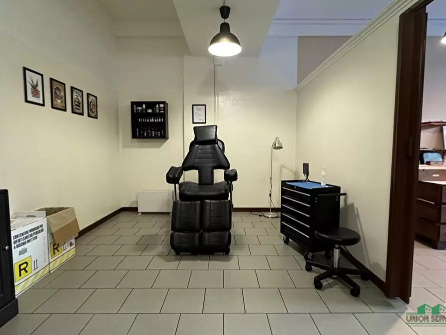 Immagine 11 di Attività commerciale in vendita  in Via La Spezia 32 a Collecchio