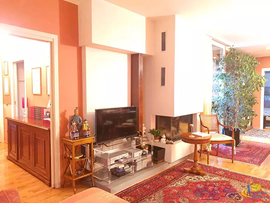 Immagine 1 di Trilocale in vendita  in Via Francesco Cassoli a Reggio Nell'emilia