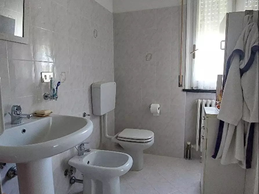 Immagine 15 di Quadrilocale in vendita  a Parma