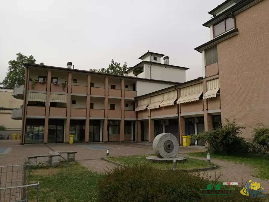 Immagine 3 di Bilocale in vendita  in Strada Cartiera 12 a Parma