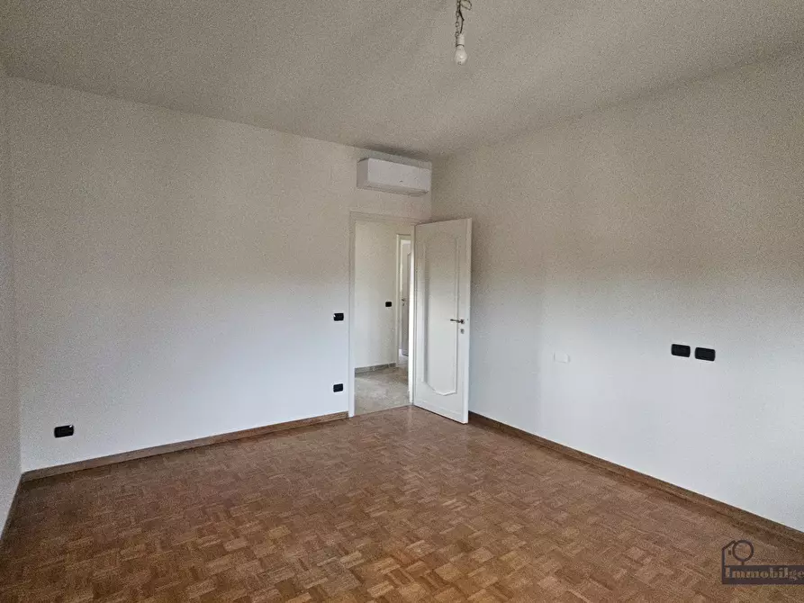 Immagine 38 di Quadrilocale in affitto  in Viale Duca Alessandro 90 a Parma