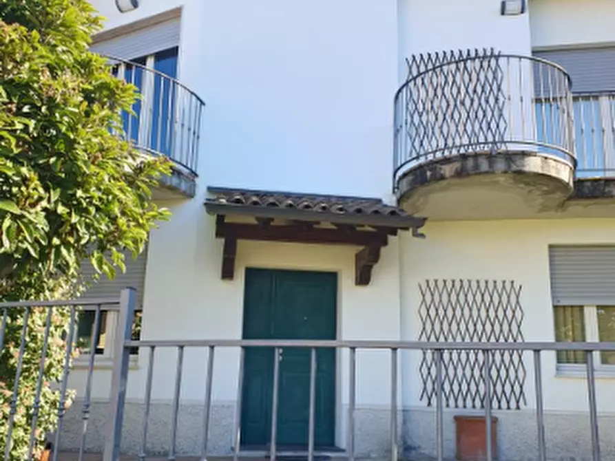 Immagine 4 di Casa bifamiliare in vendita  in VIA MARCONI 60 a Fornovo Di Taro
