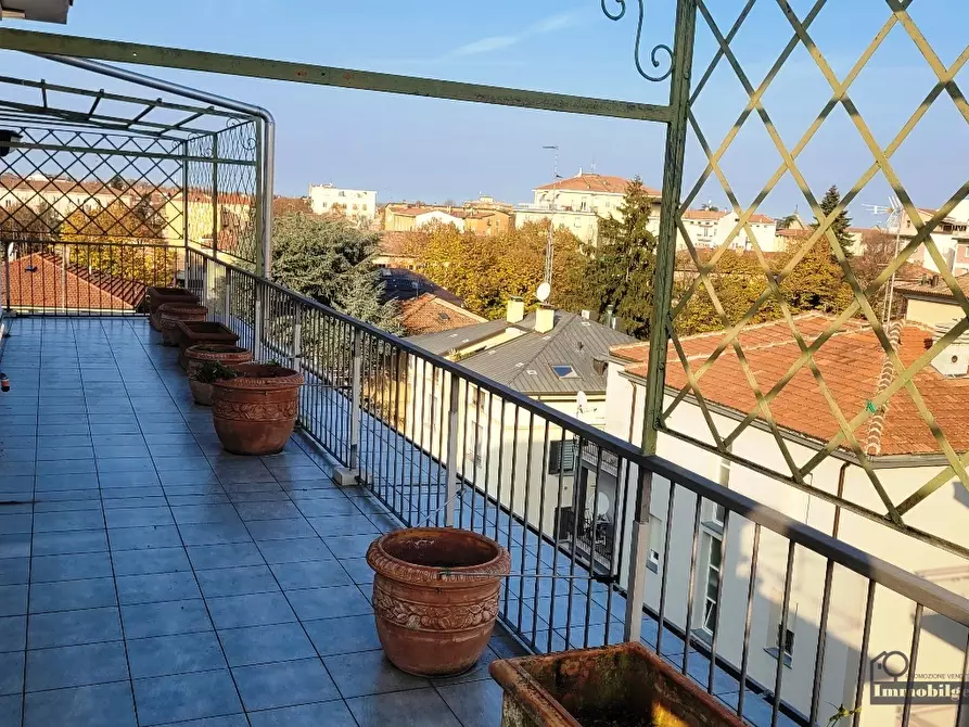 Immagine 27 di Attico in vendita  in Via Pietro Martini 55 a Parma