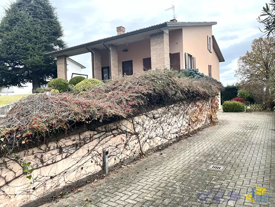 Immagine 5 di Villa in vendita  in Via Fontana Anna a Traversetolo