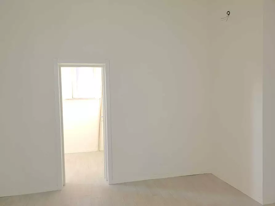 Immagine 10 di Bilocale in vendita  in via solari 29 a Parma