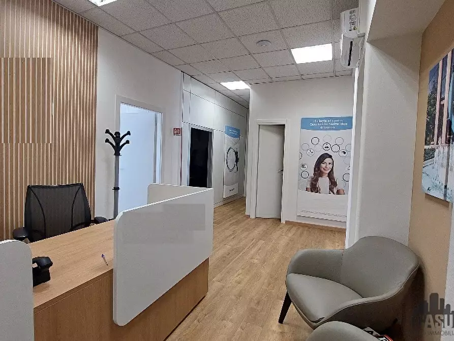 Immagine 1 di Ufficio in vendita  a Parma