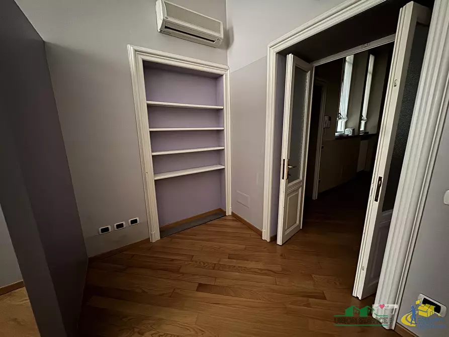 Immagine 10 di Ufficio in vendita  in Via Pietro Torrigiani a Parma