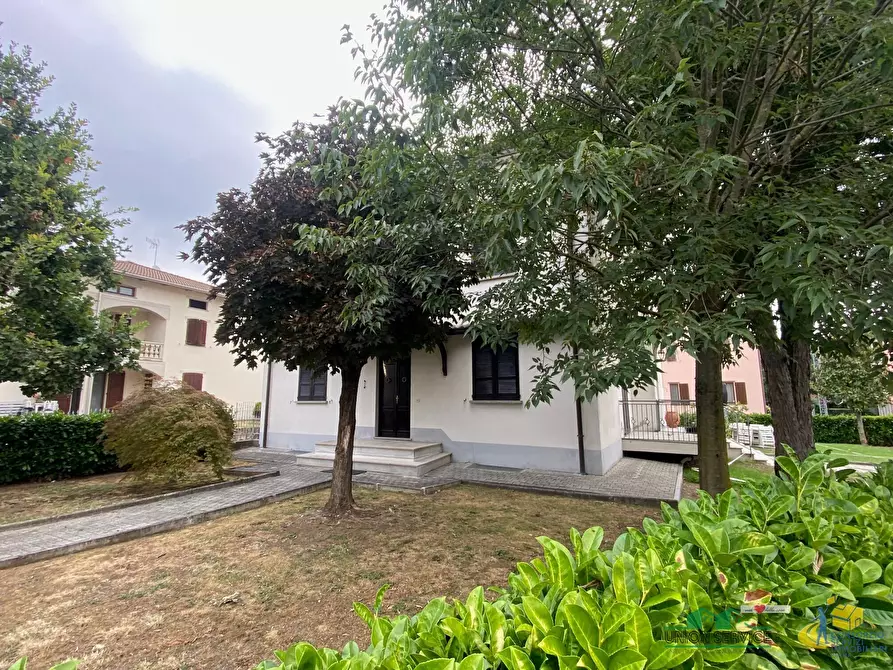 Immagine 1 di Casa bifamiliare in vendita  in Via Pietro Nenni 9 a Noceto