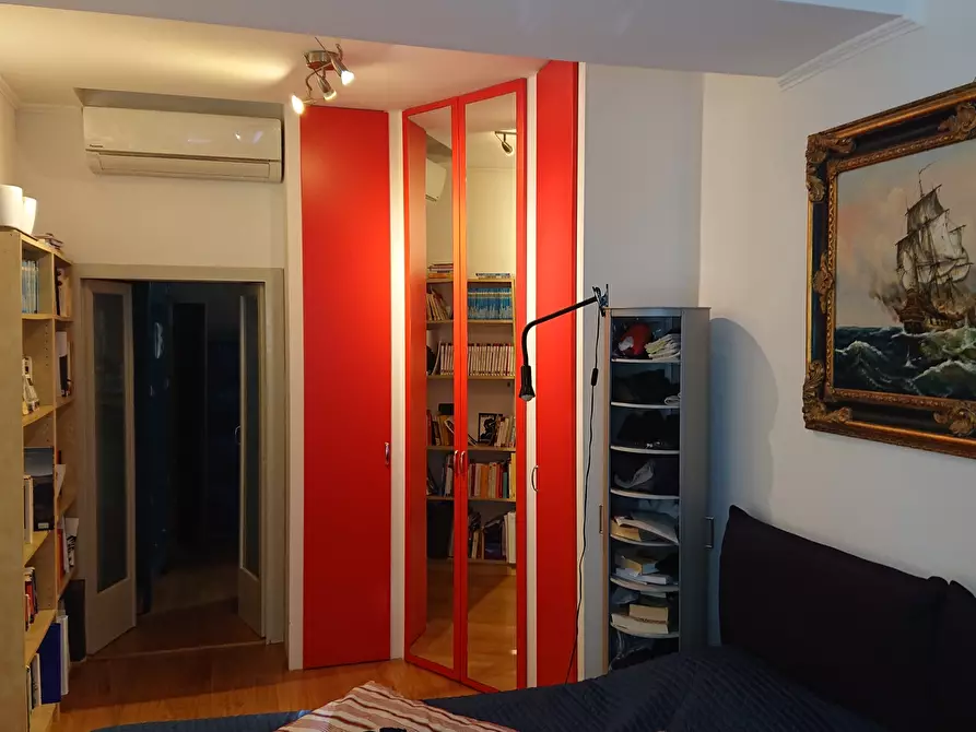 Immagine 14 di Trilocale in vendita  in Strada Giovanni Inzani 15 a Parma