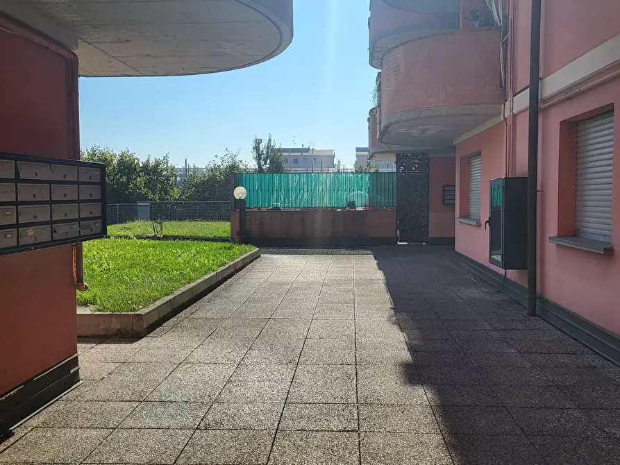 Immagine 5 di Pentalocale in vendita  in Via Domenico Pedretti 9 a Parma