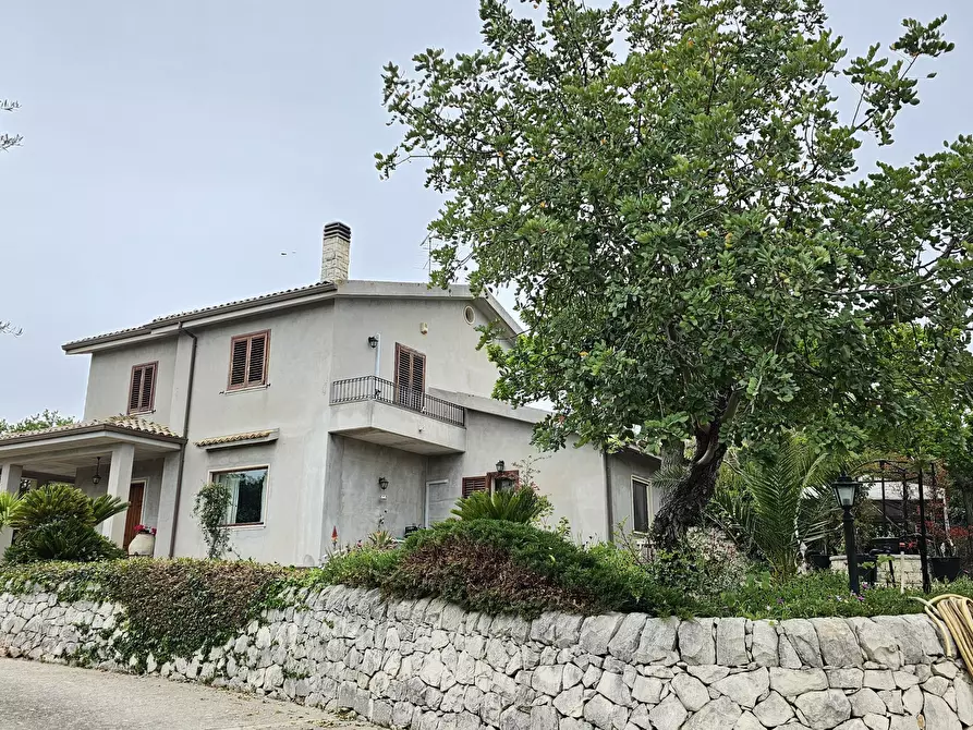 Immagine 1 di Villa in vendita  a Modica