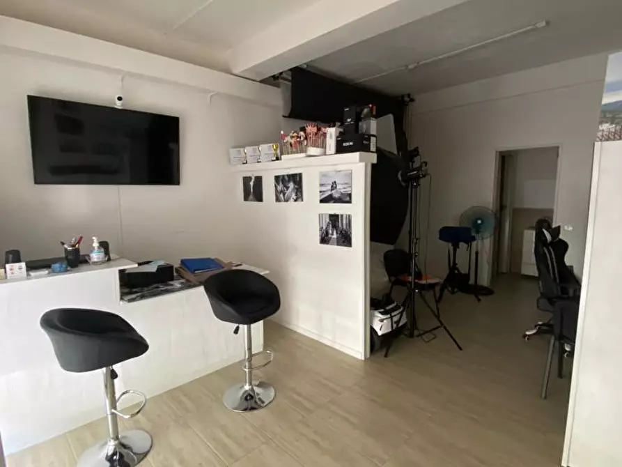 Immagine 2 di Locale commerciale in vendita  in C.SO UMBERTO I 448 a Modica