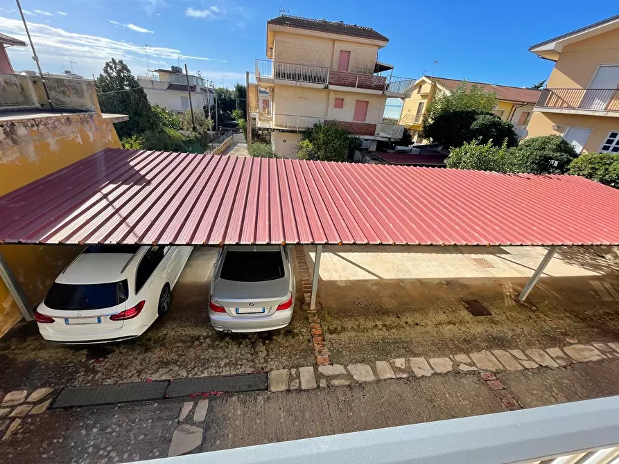 Immagine 10 di Appartamento in vendita  a Modica