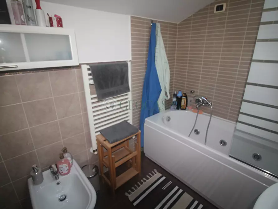 Immagine 11 di Appartamento in vendita  a Follo