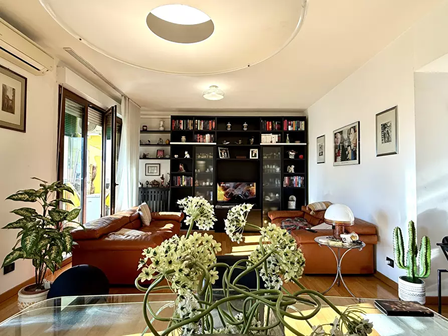 Immagine 4 di Pentalocale in vendita  in Via Allende 23 a Bologna