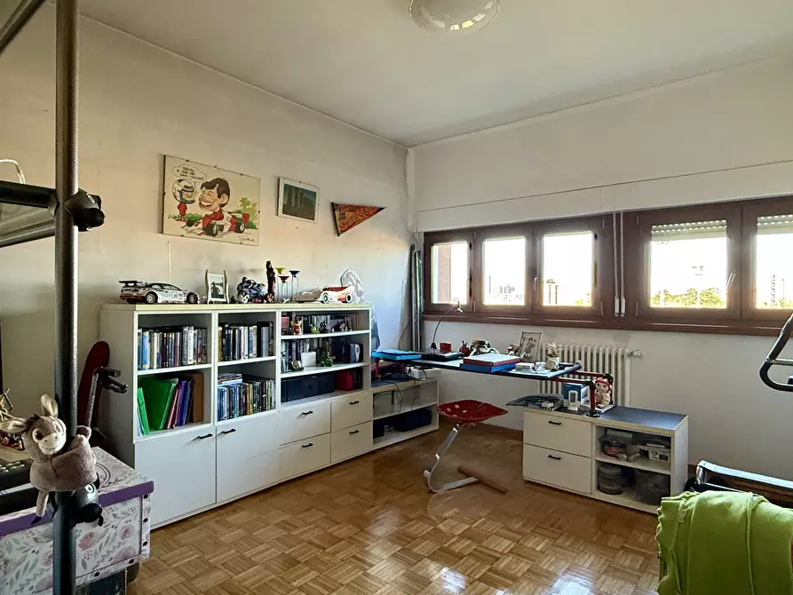 Immagine 37 di Pentalocale in vendita  in Via Allende 23 a Bologna