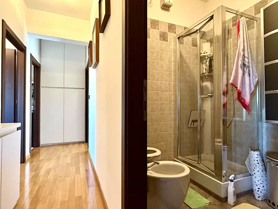 Immagine 34 di Pentalocale in vendita  in Via Allende 23 a Bologna